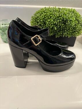 Black Patent Mary Jane Platform Heels with Buckle